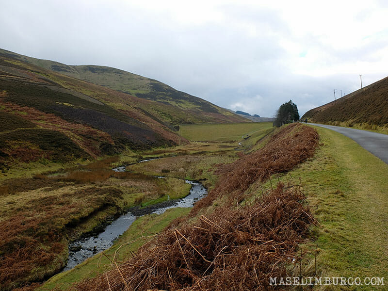 Ruta Pentlands Edimburgo Senderismo Logan Burn