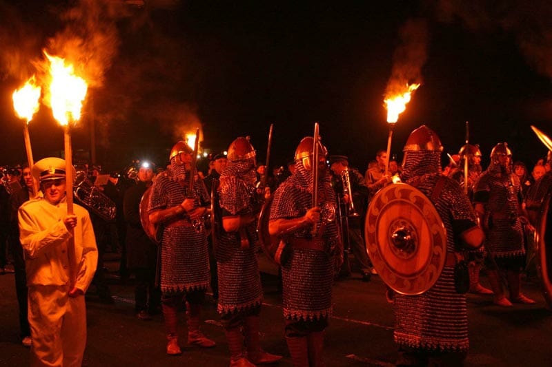 Preparativos-visitar-Shetland-Islands-Up-Helly-Aa